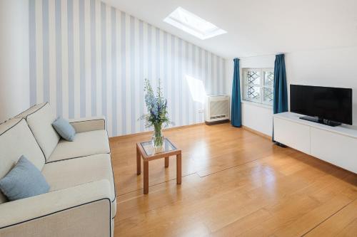 Superior Apartment for 2+2 Old town view 