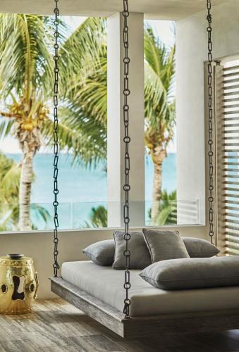 Five Bedroom Beach Front Villa Three Kings and Two Queen Beds