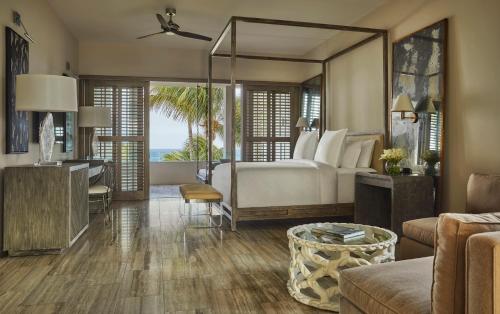 Five Bedroom Beach Front Villa Three Kings and Two Queen Beds