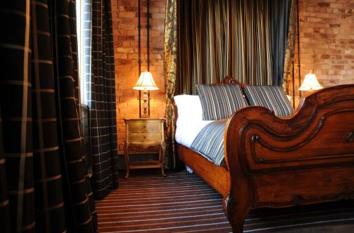 King Room - Party Package (possible noise from bar)