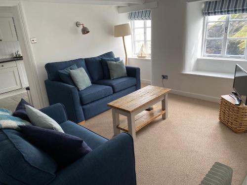 Middle Cottage- with sea view