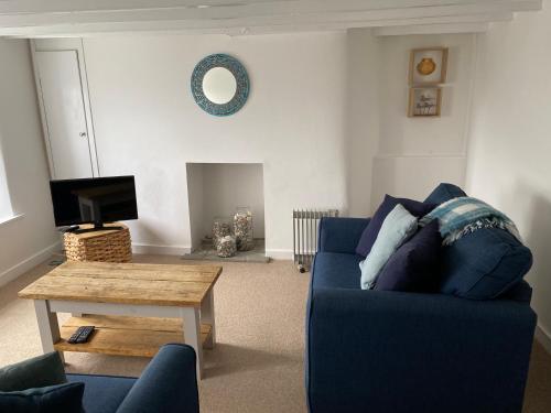 Middle Cottage- with sea view