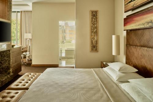 Junior Suite Superior with Balcony