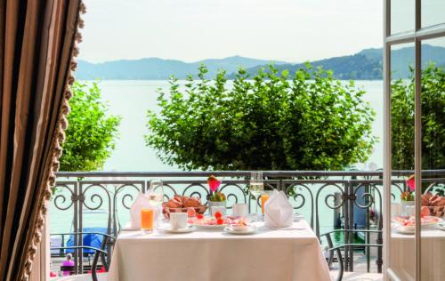 Lakeview Suite with Balcony