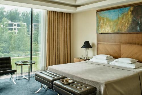 Infinity Suite with Lake View