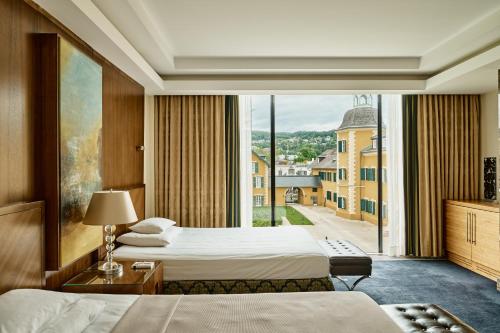 Infinity Suite with Lake View