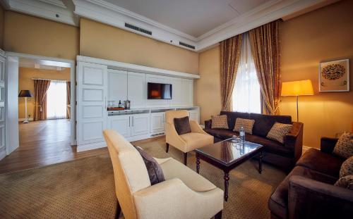 Romantic Suite with Sauna and Balcony