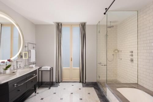 River Suite, 1 Bedroom Suite, 1 King, River view