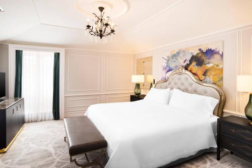 Terrace Suite, 1 Bedroom Suite, 1 King, River view, Terrace