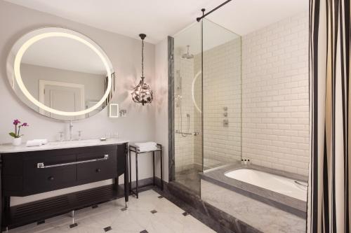 Bette Davis Suite, 1 Bedroom Suite, 1 King, River view