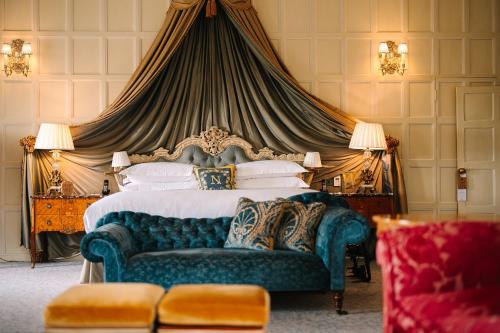 Honeymoon Suite
