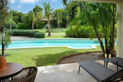 Swim-up Superior Double Suite