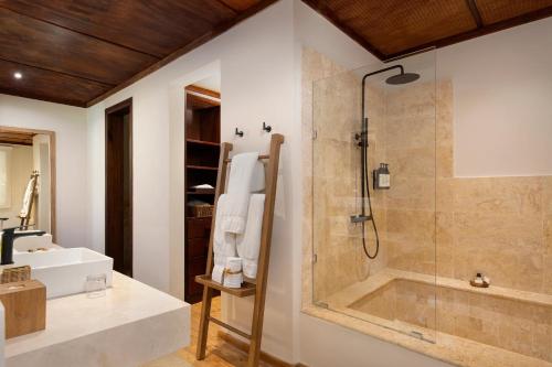Superior King Suite with Pool View
