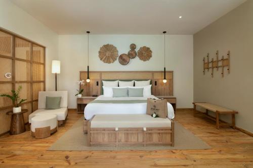 Swim-Up Superior King Suite