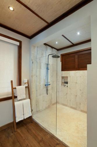 Premium King Suite with Ocean Front and Plunge Pool