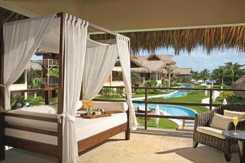 Breakfast PlanRomantic Junior Suite Pool View King