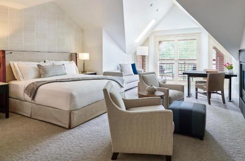 Premium Town Side 1 King Bed