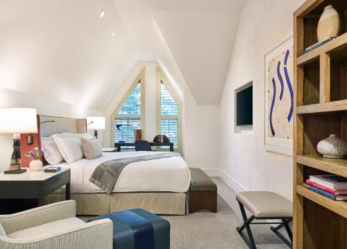 One Bedroom Town Side Suite