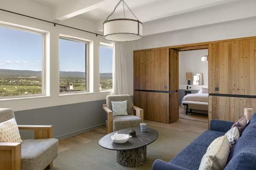 Deluxe Ventoux Suite 