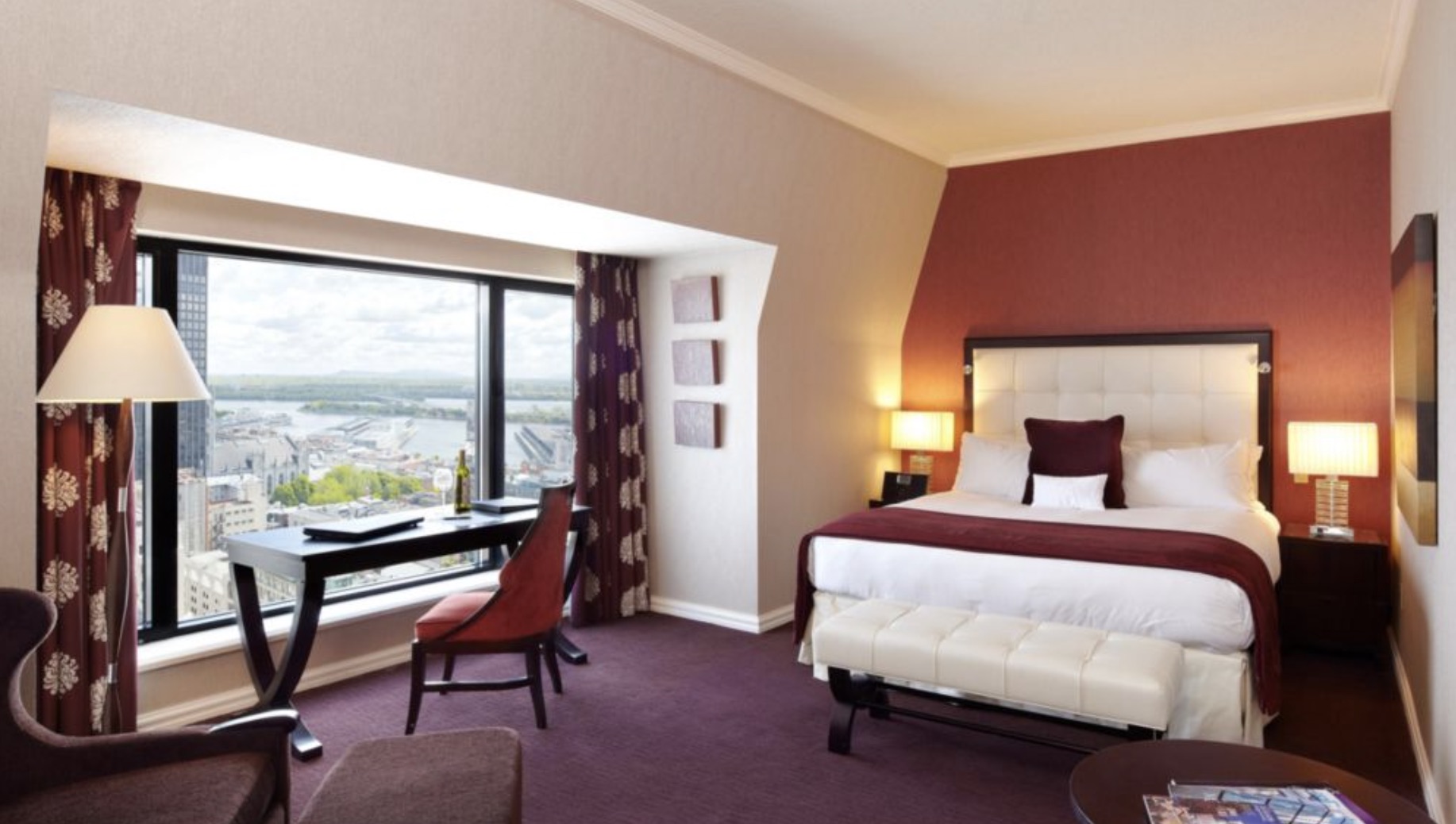 Corner One-Bedroom King Suite