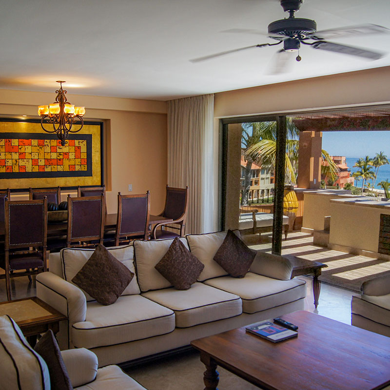 Junior Suite Ocean Front King