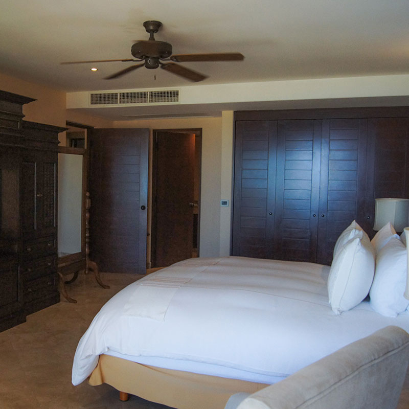 Junior Suite Ocean Front King
