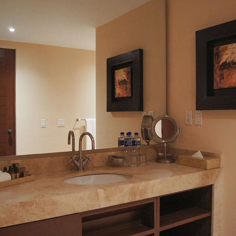Junior Suite Ocean Front Double