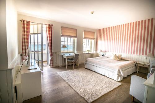 Premium  Double Room with Balcony and Sea View