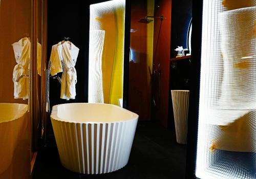 Signature Suite