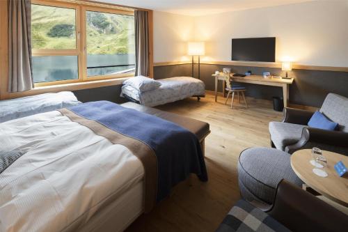 Superior Lake View Room - in family friendly Lago Lodge