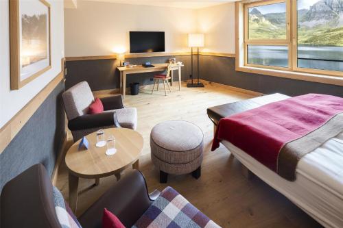 Superior Lake View Room - in family friendly Lago Lodge