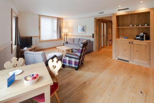 Family Lake View Suite