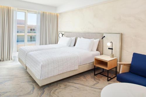 Elegant Park View Room with Twin beds