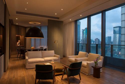 Signature Suite