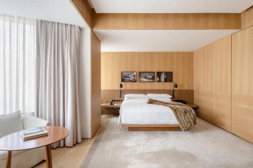 Deluxe Room with One King Bed