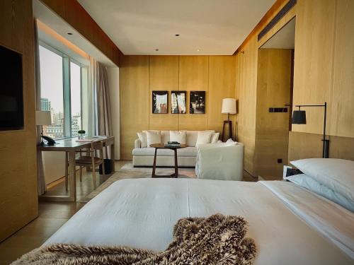 Deluxe Room with One King Bed