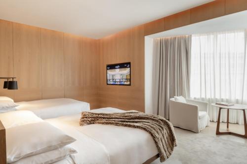 Deluxe Room with Two Queen Beds