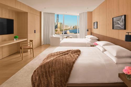 Deluxe Room with Two Queen Beds