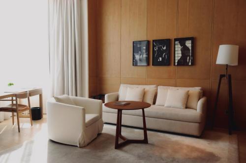City View Loft with One King Bed