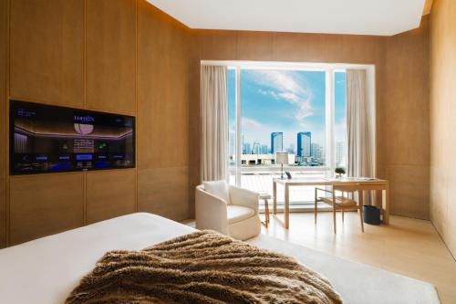 City View Loft with One King Bed