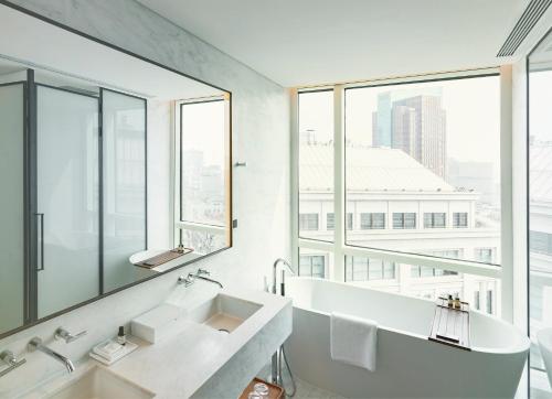 City View Loft with One King Bed