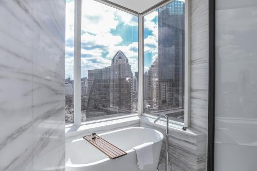 City View Loft with One King Bed