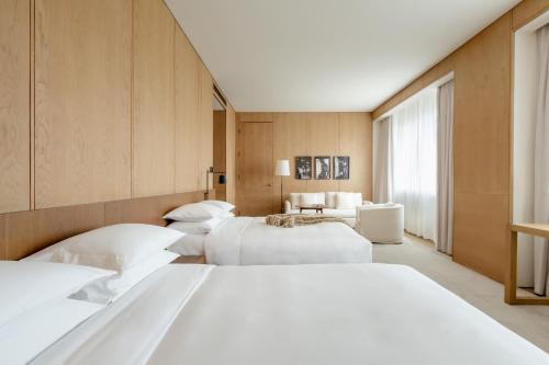 City View Loft with Two Queen Beds