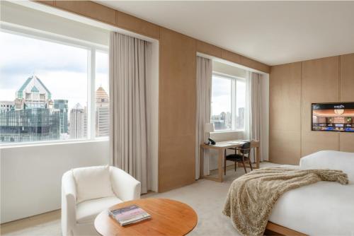 City View Loft with Two Queen Beds