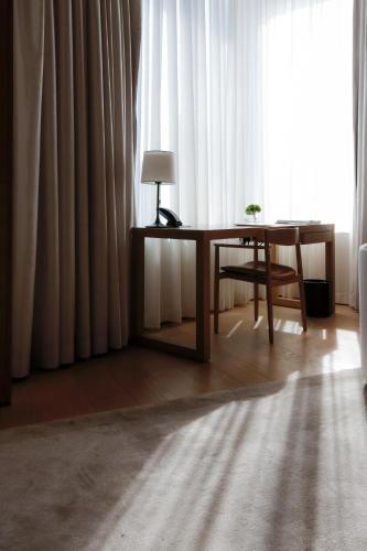 City View Loft with Two Queen Beds