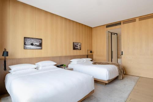 Pearl Tower View Queen Beds Room