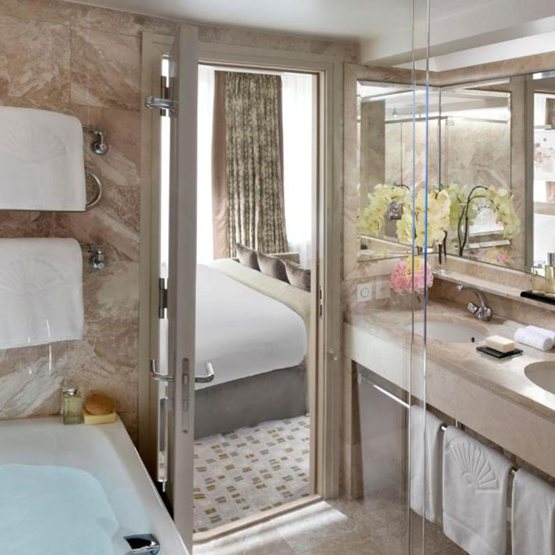 Standard Queen Room