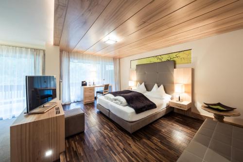 Deluxe Double Room with Balcony in the Alpenschlössel