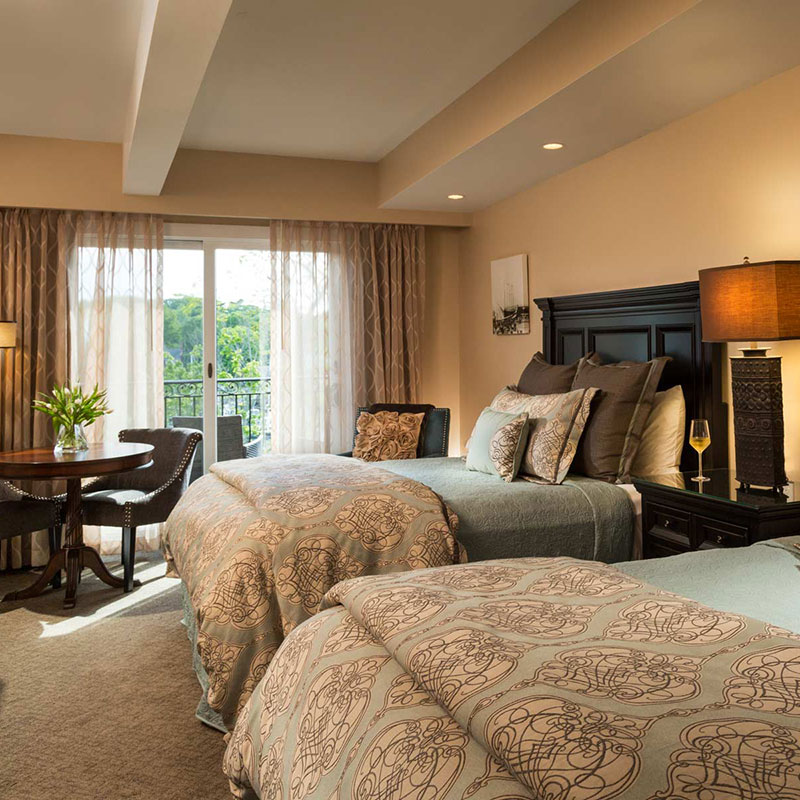 Deluxe Double Queen Guest Room