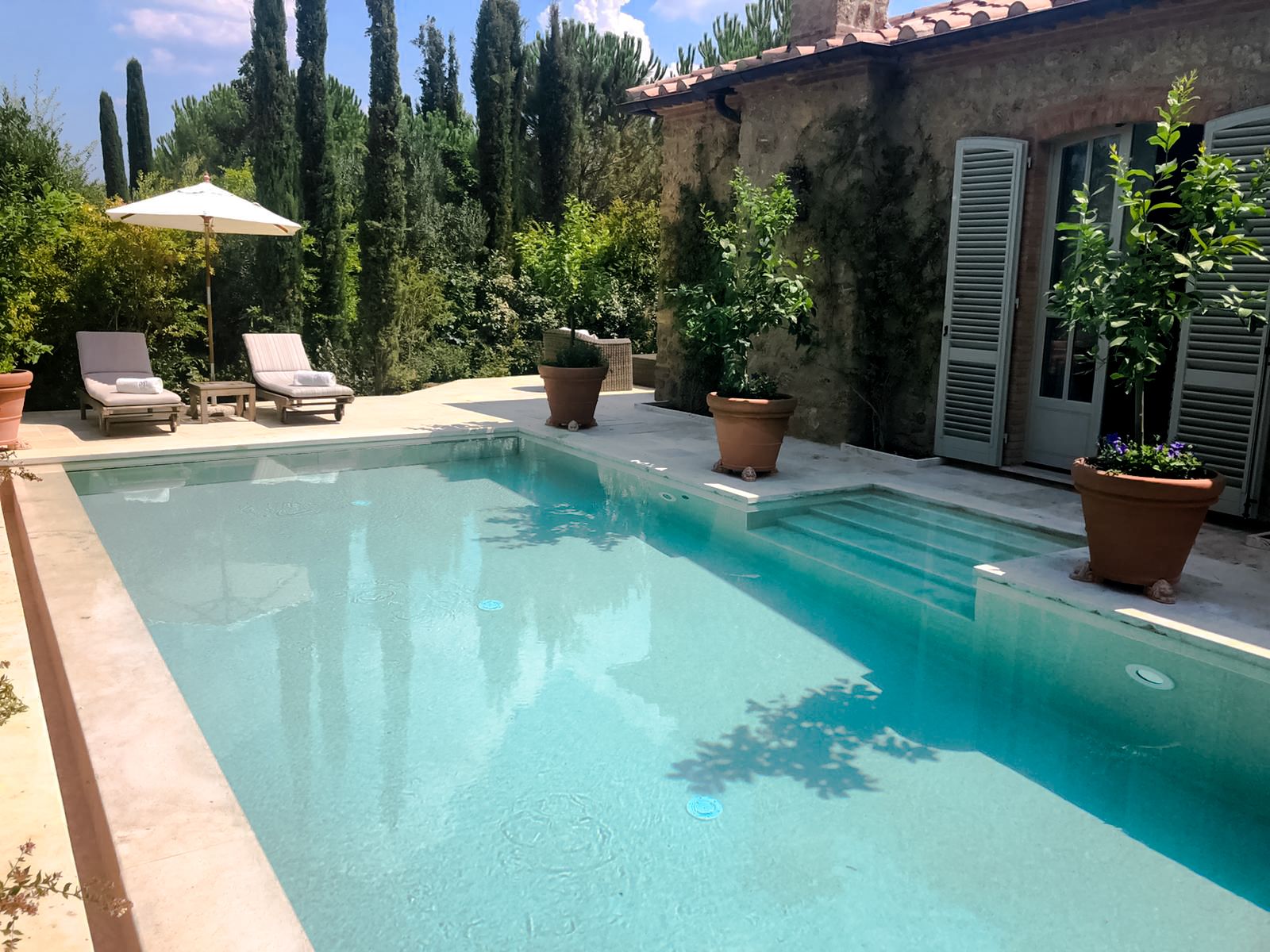Pool Suite Dina Ferri